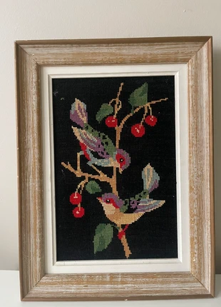 Tableau brodé Oiseaux et cerises encadré, marca: Vintage Dressing, estado: Muy bueno, 14,90 €, 16,35 € Protección al comprador incluida