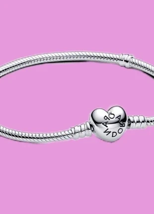 Edles Charm Armband mit Herzverschluss - Charm Bracelet, brand: Pandora, condizioni: Nuovo senza cartellino, €19.99, €21.69 include la Protezione acquisti