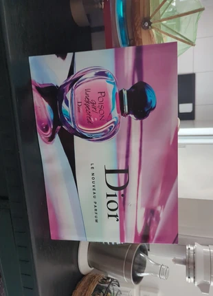 Cadre carton 42x30 Dior poison, marque: Dior, état: Très bon état, 5,00 €, 5,95 € Protection acheteurs incluse