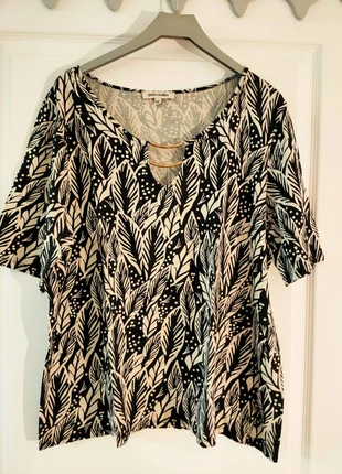 Tee-shirt motif graphique de feuilles en noir et blanc Grain de Malice - Taille XXL, merk: Grain de Malice, staat: Goed, maat: XXL / 44 / 16, € 8,00, € 9,10 inclusief Kopersbescherming