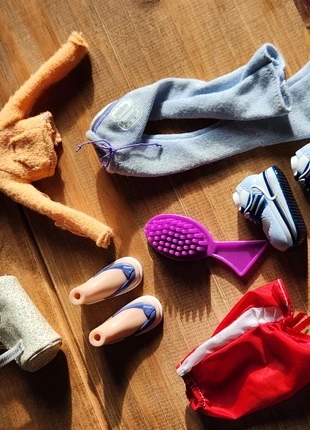 Lot accessoires sport Bratz, marque: Bratz, état: Très bon état, taille: 6 ans / 116 cm, 16,50 €, 18,03 € Protection acheteurs incluse