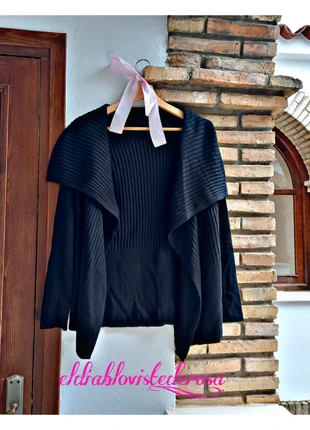 Chaqueta punto canalé antelina🖤 Suede ribbed knit jacket🖤 Veste en maille côtelée en daim🖤, merk: Stradivarius, staat: Nieuw zonder prijskaartje, maat: S / 36 / 8, € 12,00, € 13,30 inclusief Kopersbescherming