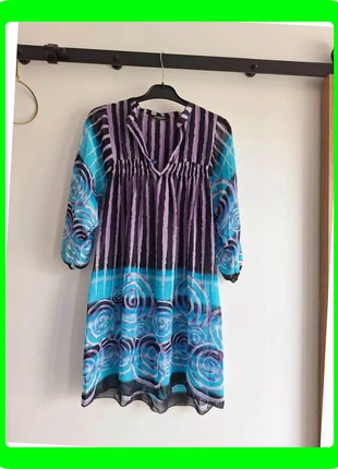 10. Robe fluide graphique violet bleu FifiLLES Paris, marque: Fifilles Paris, état: Très bon état, taille: M / 38 / 10, 16,00 €, 17,50 € Protection acheteurs (Pro) incluse