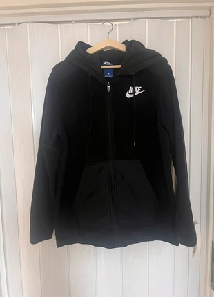 Nike-Kapuzensweater, brand: Nike, condizioni: Buone, taglia: M / IT 42 / EU 38, €5.00, €5.95 include la Protezione acquisti