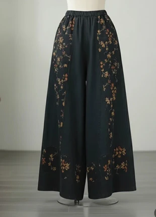 Pantalon Large Bohème à Broderies Florales – Élégant / Vintage Romantique i, marque: Atelier Lysandra, état: Très bon état, taille: M / 38 / 10, 69,90 €, 74,10 € Protection acheteurs (Pro) incluse