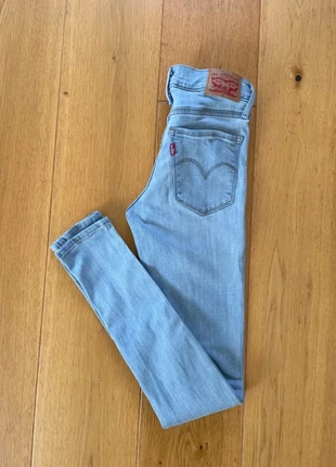 Jean levis 311 shaping skinny bleu clair W24 L30, marke: Levi's, zustand: Sehr gut, größe: XXS / 32 / 4, 19,00 €, 20,65 € beinhaltet Vinted-Käuferschutz Pro