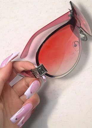 Vintage Y2K 2000’s chunky Pink big cyber-style Paris Hilton sunglasses, marque: y2k, état: Très bon état, 20,99 €, 22,74 € Protection acheteurs incluse