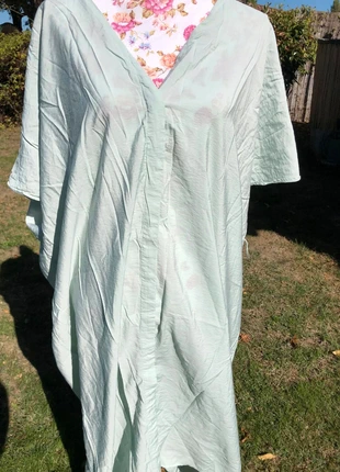 🦚 Robe tunique en viscose longue et ample, à col V et à manches courtes avec boutons, merk: H&M, staat: Heel goed, maat: 5XL / 50 / 22, € 23,00, € 24,85 inclusief Kopersbescherming