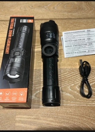 lampe torche led 1800 lumens avec zoom, état: Neuf avec étiquette, 7,00 €, 8,05 € Protection acheteurs incluse