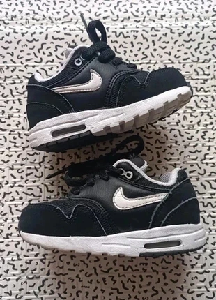 Nike Air Max 1 Bébé Taille 21 Noir Blanc Sneakers Iconiques, marca: Nike, estado: Muito bom, tamanho: 21, €10.00, €11.20 inclui Proteção do Comprador