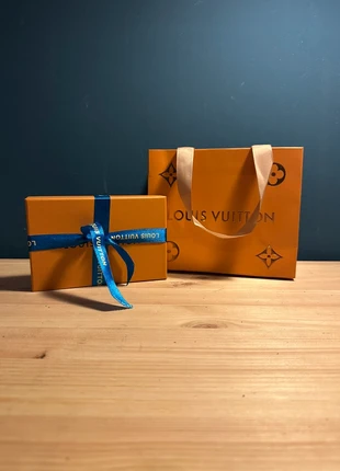 Armband louis vuitton, merk: Louis Vuitton, staat: Nieuw met prijskaartje, € 100,00, € 105,70 inclusief Kopersbescherming
