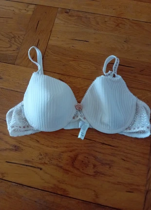 Soutien gorge Chantelle, marque: Chantelle, état: Bon état, taille: 95B, 9,00 €, 10,15 € Protection acheteurs incluse