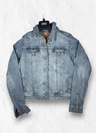 Veste en jean Levi's - Femme - Taille S - Couleur bleue - Très bon état, brand: Levi's, condizioni: Ottime, taglia: S / IT 40 / EU 36, €15.00, €16.45 include la Protezione acquisti