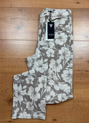 Jean taille haute femme à fleurs marron clair blanc cassé Guess neuf - Taille 36 / S, marca: GUESS, estado: Nuevo con etiquetas, tamaño: S / 36 / 8, 25,00 €, 26,95 € Protección al comprador Pro incluida