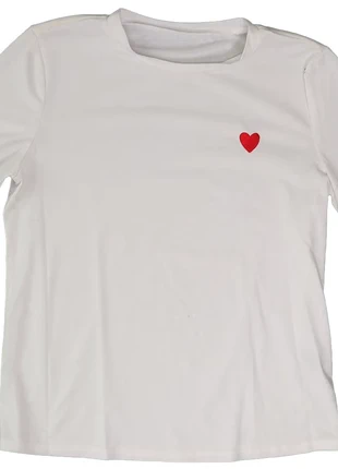 Wit shirt met hartje, merk: Shein, staat: Goed, maat: XS, € 2,85, € 3,69 inclusief Kopersbescherming Pro