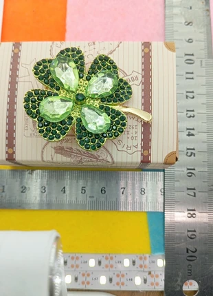 Broche avec la boîte, brand: Broche.fr, condition: Very good, €5.00, €5.95 includes Buyer Protection Pro