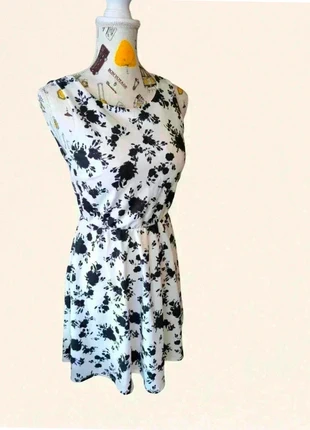 Robe été à fleur noir et blanc - taille S - très bon état, état: Très bon état, taille: S / 36 / 8, 2,00 €, 2,80 € Protection acheteurs incluse