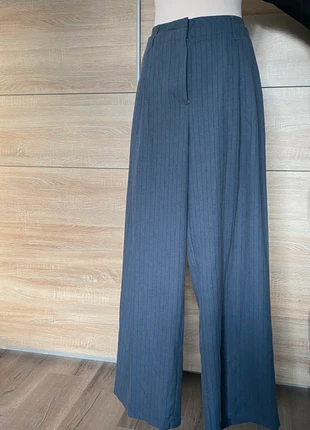 Pantalon à pinces, marque: Bershka, état: Neuf avec étiquette, taille: XL / 42 / 14, 20,00 €, 21,70 € Protection acheteurs incluse