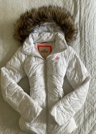 gorgeous y2k vintage Hollister puffer coat with fur hood, brand: Hollister, condition: New without tags, size: 2 / XS, $27.00, $29.05 includes Buyer Protection