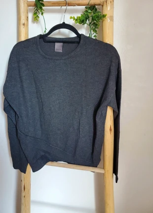 Pull gris effet croisé col rond Zara taille 13/14 ans, marque: Zara, état: Très bon état, taille: 14 ans / 164 cm, 5,00 €, 5,95 € Protection acheteurs incluse