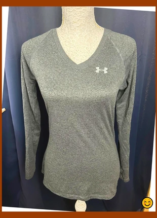 Haut de sport à manche longue Under Armour gris pour femme taille XS, brand: Under Armour, condizioni: Ottime, taglia: XS / IT 38 / EU 34, €11.00, €12.25 include la Protezione acquisti Pro