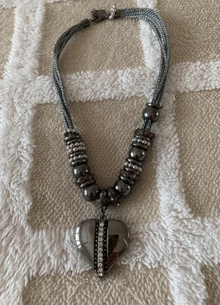 Short necklace, condition: Very good, £3.00, £3.85 includes Buyer Protection