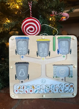 Trieur des déchets en bois, marca: Vertbaudet, estado: Bom, tamanho: 5 anos / 110 cm, €7.00, €8.05 inclui Proteção do Comprador