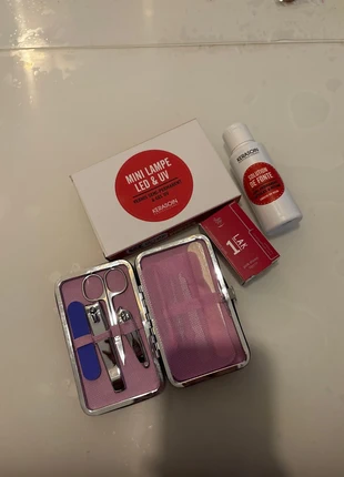 kit manucure lampe les vernis semi, brand: Peggy Sage, condizioni: Nuovo senza cartellino, €18.00, €19.60 include la Protezione acquisti