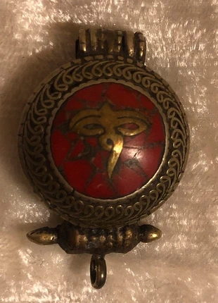 Pendentif Népal, marque: je sais pas, état: Très bon état, 15,00 €, 16,45 € Protection acheteurs incluse
