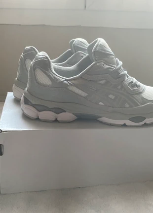 Asics gel nyc cream/grey🩶, marca: Asics, estado: Novo sem etiquetas, tamanho: 42, €60.00, €63.70 inclui Proteção do Comprador