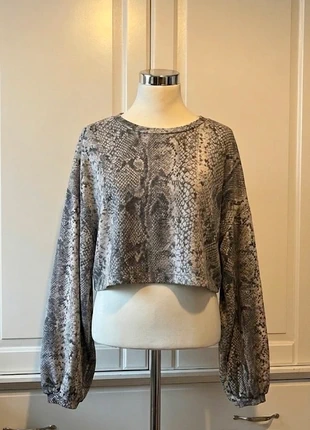 Stradivarius Cropped Pullover mit Schlangenmuster S, marque: Stradivarius, état: Très bon état, taille: S / 36 / 8, 5,00 €, 5,95 € Protection acheteurs incluse