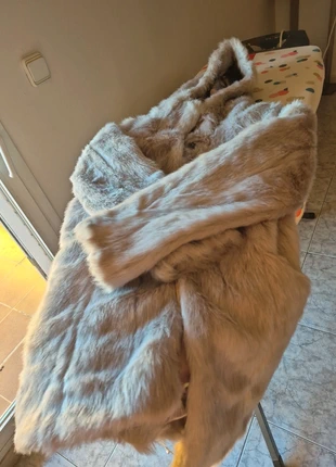 Abrigo piel sintética NUEVO ,concapucha y forrado, merk: Local, staat: Nieuw zonder prijskaartje, maat: M / 38 / 10, € 25,00, € 26,95 inclusief Kopersbescherming