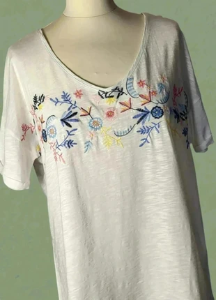 T-shirt Camaïeu brodé bohème blanc | White embroidered Camaïeu boho tee, marke: Camaïeu, zustand: Sehr gut, größe: L / 40 / 12, 4,90 €, 5,85 € inklusive Vinted-Käuferschutz