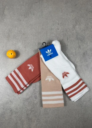 Calze Adidas pacchetto da tre, brand: adidas, condizioni: Nuovo con cartellino, taglia: M | 39-42, €13.00, €14.35 include la Protezione acquisti Pro