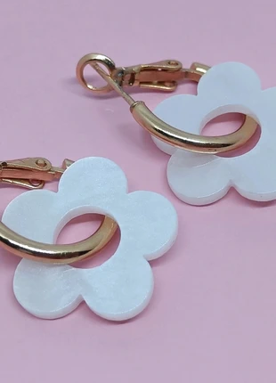 Boucles d'oreilles Fleurs Blanc Nacré, marque: sans marque, état: Neuf avec étiquette, 2,00 €, 2,80 € Protection acheteurs incluse