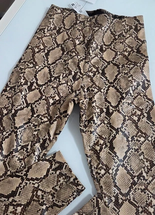 Leggings termico tipo pelle di serpente, brand: Tezenis, condizioni: Nuovo senza cartellino, taglia: S / IT 40 / EU 36, €7.00, €8.05 include la Protezione acquisti