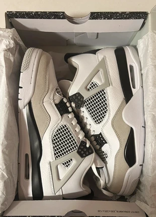 Jordan Air aj4, marque: Jordan, état: Neuf avec étiquette, taille: 42, 60,00 €, 63,70 € Protection acheteurs incluse