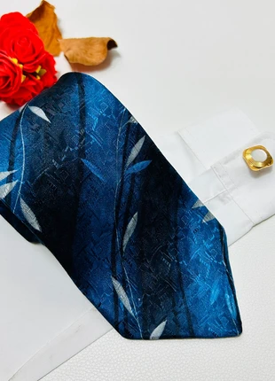 Cravate Canda - soie bleu rayure feuille - 10 cm - très bon état, marque: Canda, état: Très bon état, 5,00 €, 5,95 € Protection acheteurs (Pro) incluse