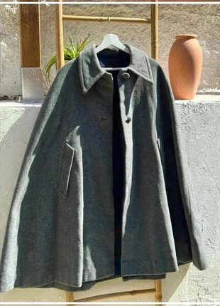 Manteau veste cape 100% laine Stockholm, marque: STOCKHOLM, état: Neuf sans étiquette, taille: Taille unique, 35,00 €, 37,45 € Protection acheteurs incluse