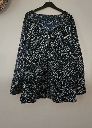 Très jolie chemise bleu marine col en V
manches longues réglables 
Taille XXXL / 46, marque: Très jolie chemise bleu marine col en V manches lo, état: Très bon état, taille: XXXL / 46 / 18, 4,50 €, 5,43 € Protection acheteurs incluse