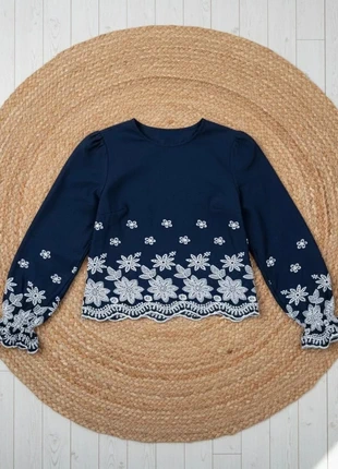 Blouse élégante bleu marine en coton brodé blanc, brand: Firferie, condizioni: Ottime, taglia: S / IT 40 / EU 36, €32.90, €35.25 include la Protezione acquisti