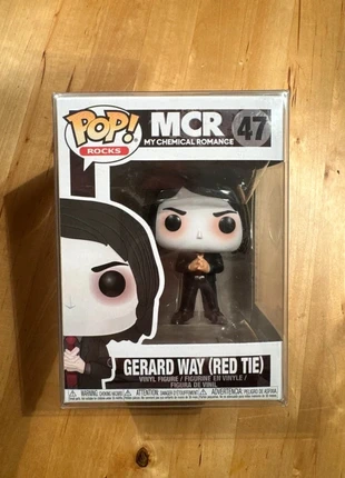 Gerard Way red Tie My chemical romance MCR Funko Pop 47, merk: Funko Pop, staat: Nieuw zonder prijskaartje, maat: Prematuur, tot 44 cm, € 52,50, € 55,83 inclusief Kopersbescherming Pro