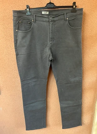 Pantaloni uomo grigio scuro Antonio Vigorani taglia 62 (IT 48) Slim Fit, marque: Antonio vigorani, état: Très bon état, taille: W52 | FR 62, 5,00 €, 5,95 € Protection acheteurs incluse