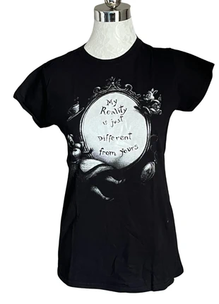 T-shirt femme Alice aux pays des merveilles Taille M Noir My reality is just different from yours, condition: Very good, size: M / 38 / 10, €5.00, €5.95 includes Buyer Protection