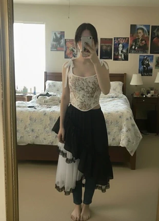 Jupe Maxi Noire Asymétrique Volants – Bohème / Gothique Romantique / Élégance Dramatique, marque: Maison Nocturna, état: Très bon état, taille: M / 38 / 10, 44,90 €, 47,85 € Protection acheteurs (Pro) incluse