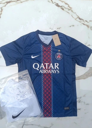 Maillot PSG Domicile – Taille M – Neuf, brand: Concept, condition: New with tags, size: M, €18.00, €19.60 includes Buyer Protection