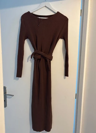 Robe marron, marke: Zara, zustand: Neu, größe: L / 40 / 12, 25,00 €, 26,95 € inklusive Vinted-Käuferschutz