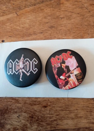 Lot de 2 badges AC/DC vintage, brand: AC/DC, condition: New without tags, €6.00, €7.00 includes Buyer Protection
