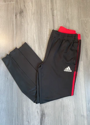 Survêtement Adidas Manchester United |Taille XS | Bon état, brand: adidas, condizioni: Buone, taglia: 14 anni / 164 cm, €16.00, €17.50 include la Protezione acquisti