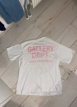 Gallery dept shirt, merk: Gallery Dept., staat: Goed, maat: M, € 11,00, € 12,25 inclusief Kopersbescherming